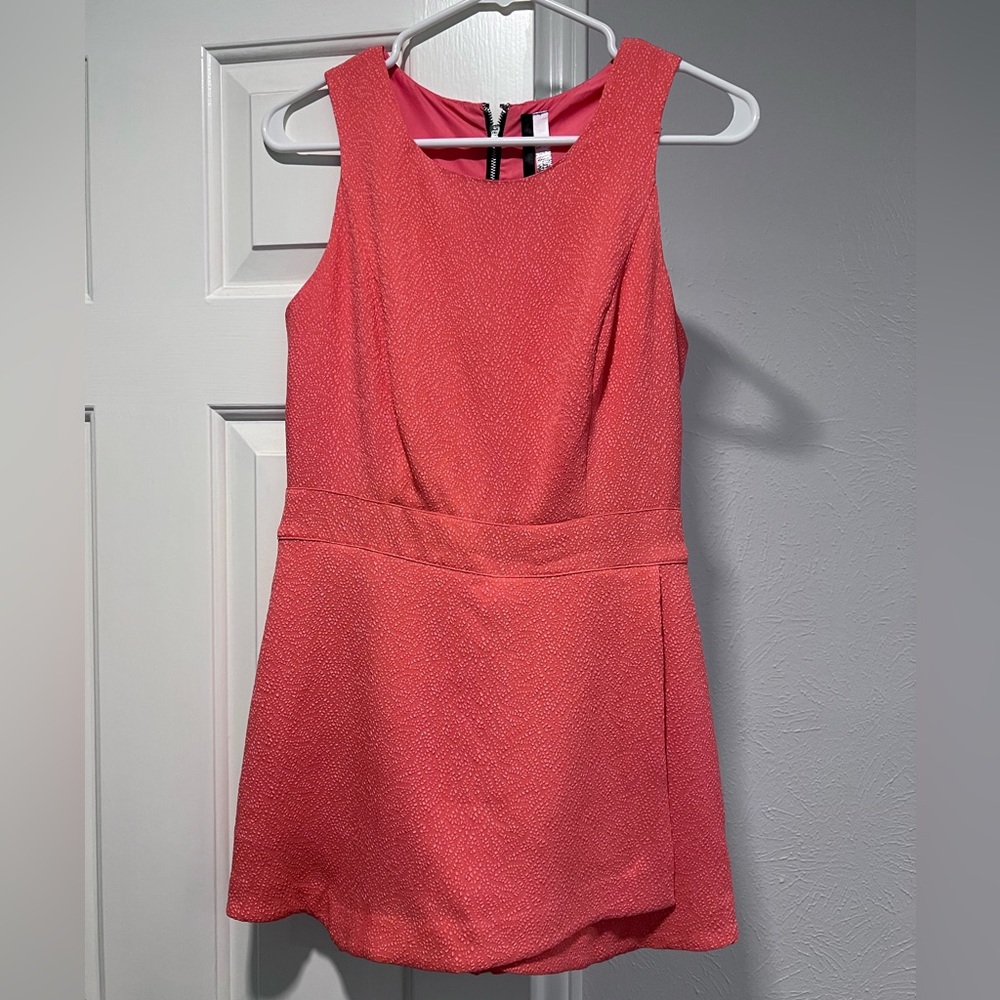 Kinsie Coral Romper | size S
